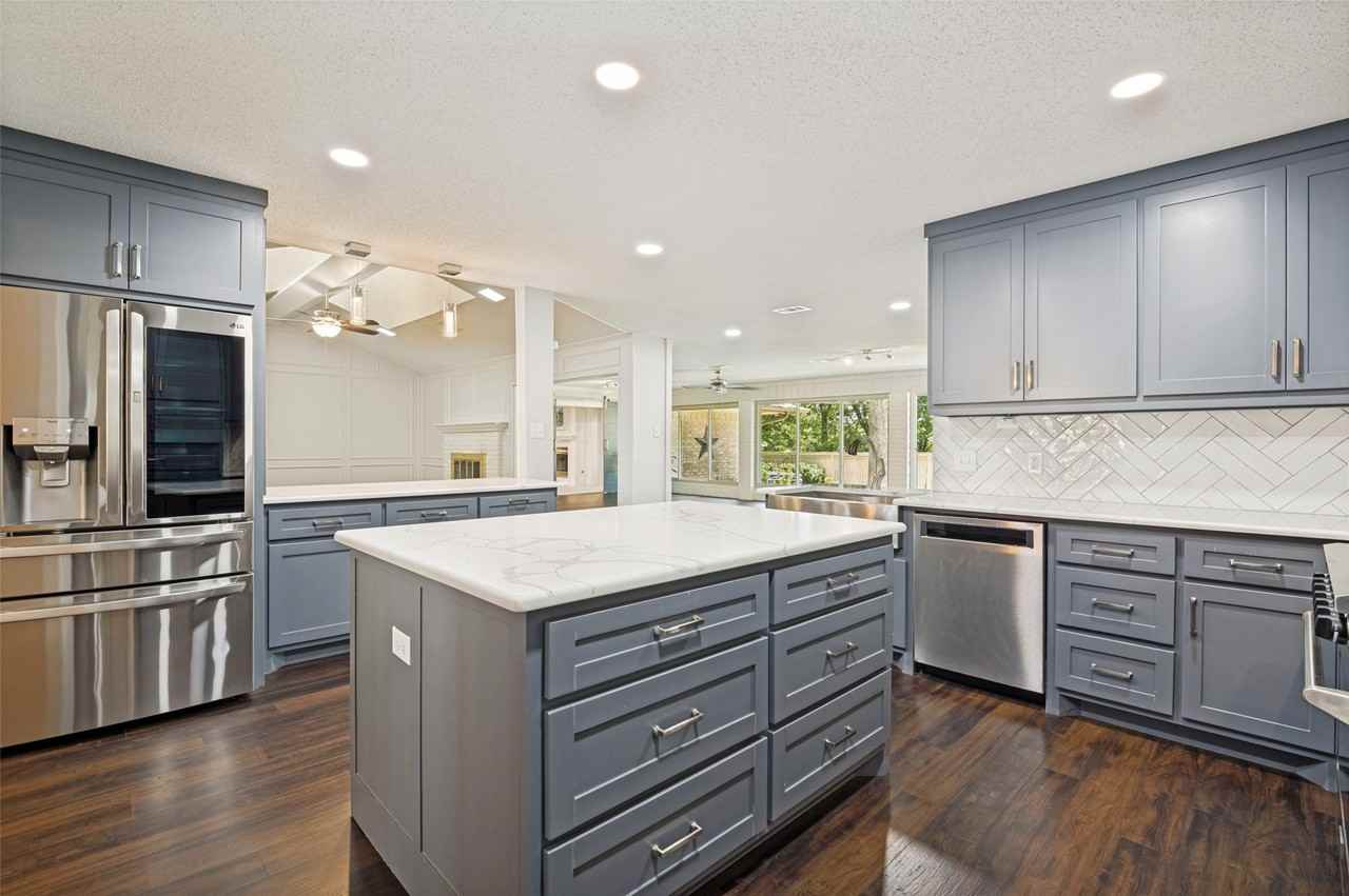805 Crowley Rd - Photo 5 of 28