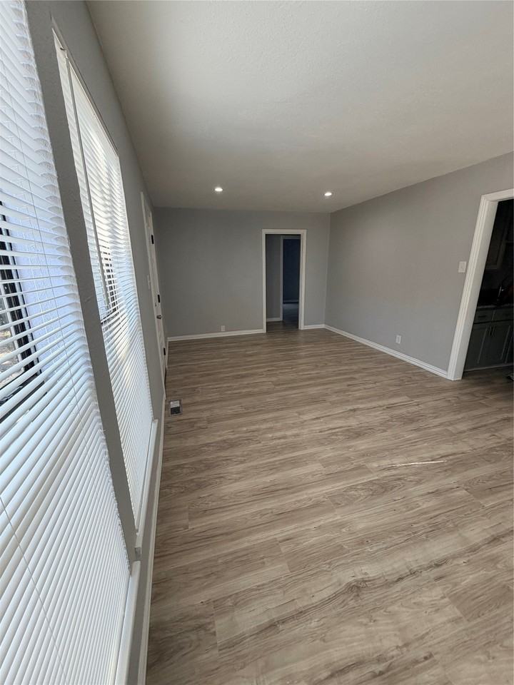 3004 Haynie St - Photo 4 of 27