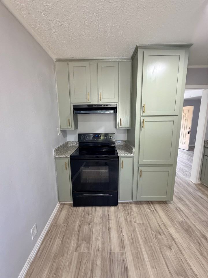 3004 Haynie St - Photo 7 of 27