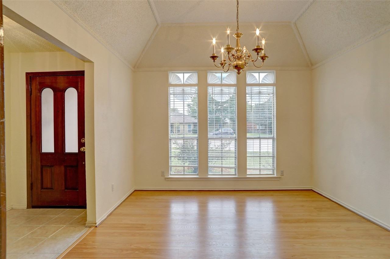 3913 Sandia Dr - Photo 6 of 27
