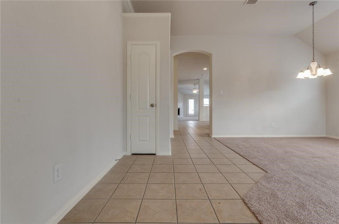 2717 Sunlight Dr - Photo 3 of 30