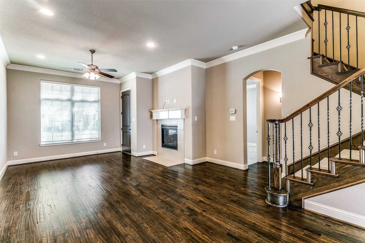 809 Milton Way - Photo 2 of 12