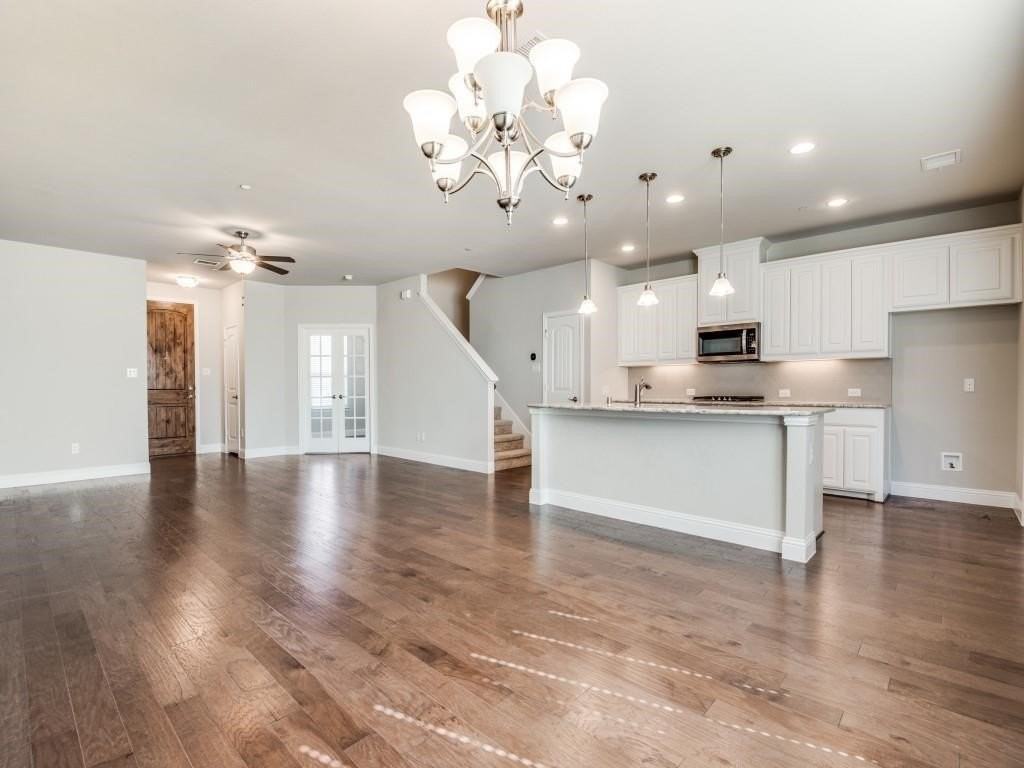 409 Carnaby Ct - Photo 3 of 14