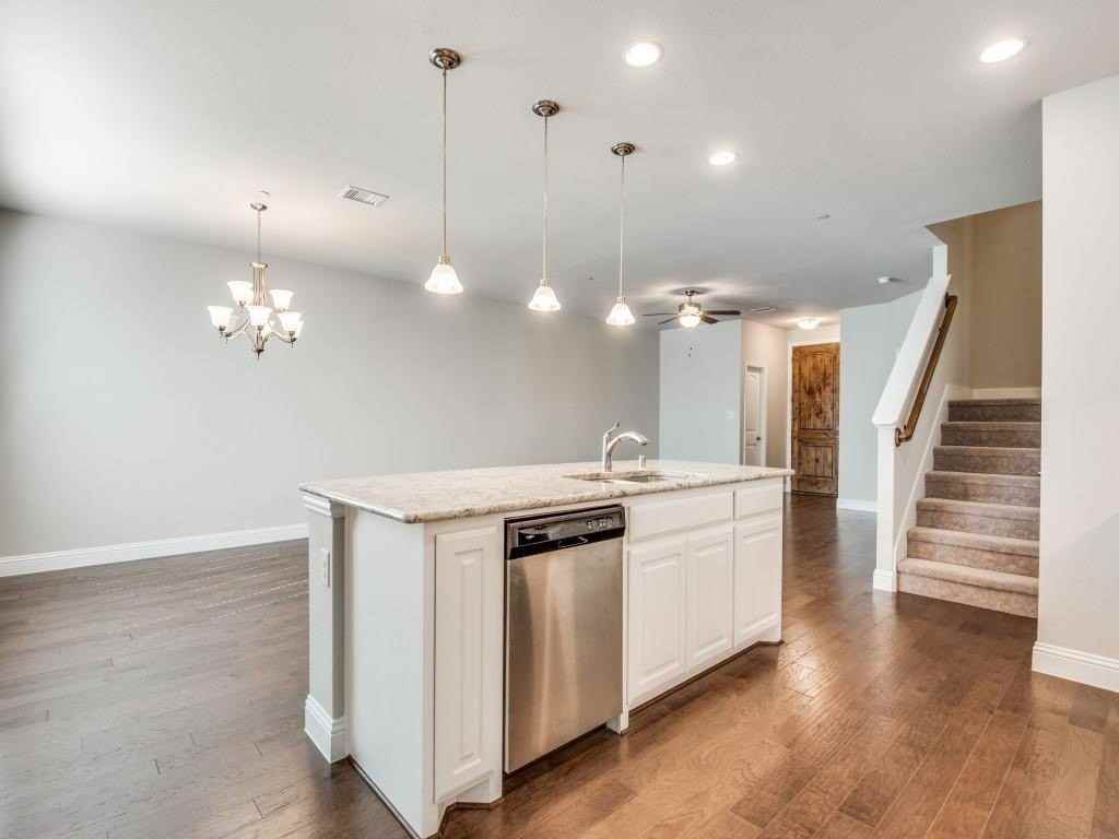 409 Carnaby Ct - Photo 5 of 14
