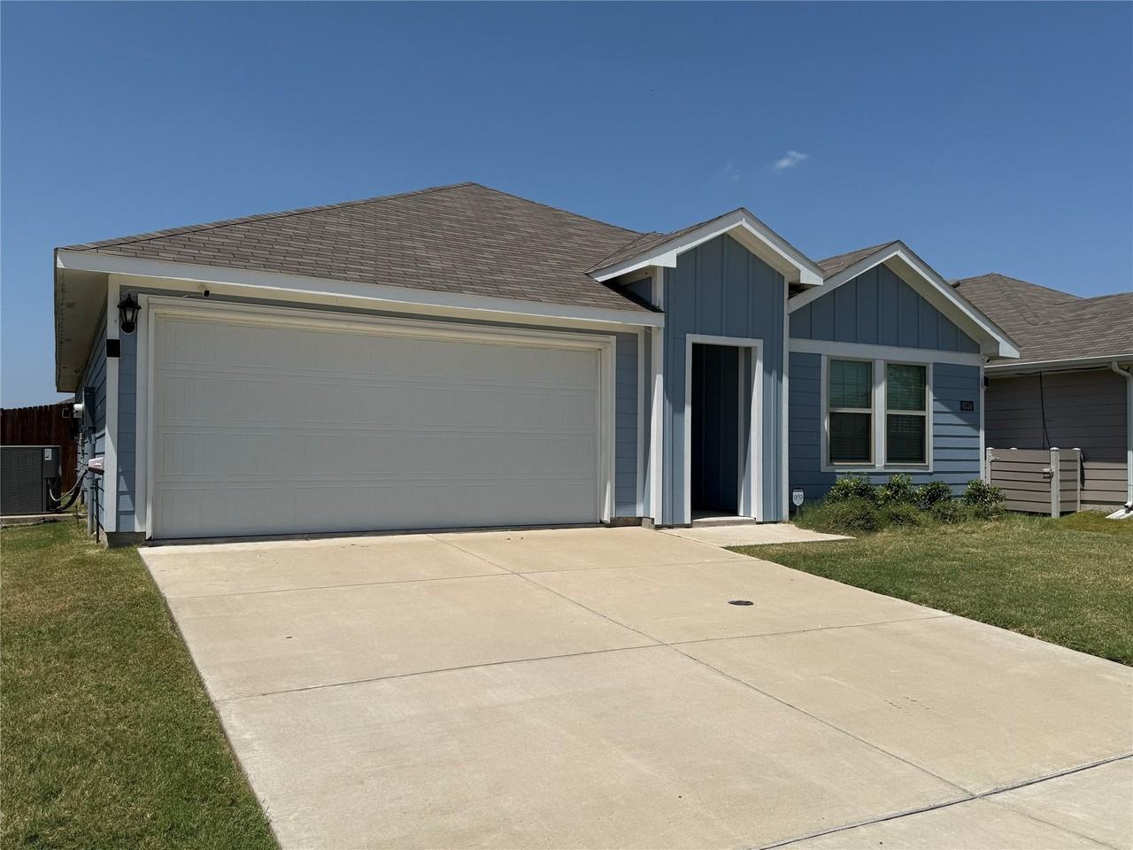 6534 Whitecap Dr - Photo 3 of 18