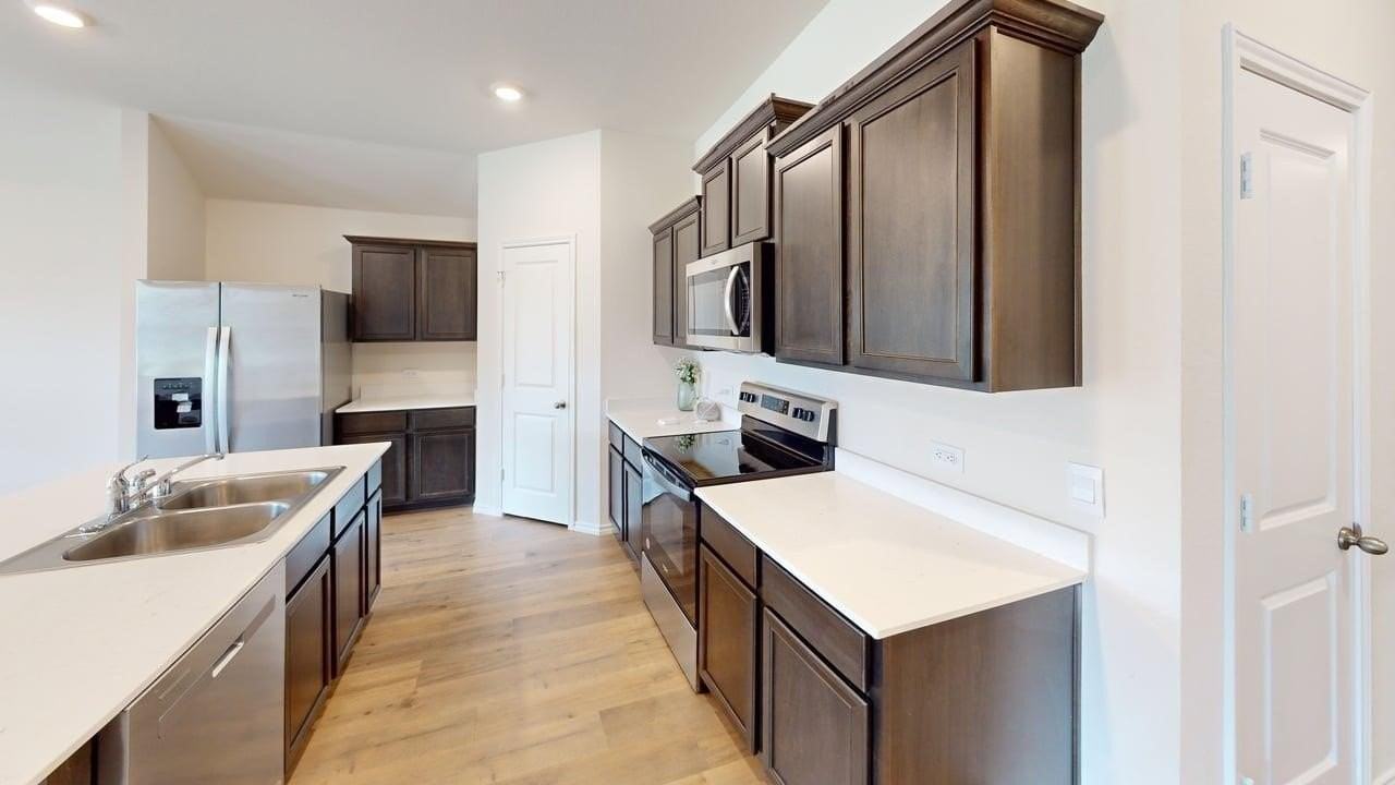 6534 Whitecap Dr - Photo 4 of 18