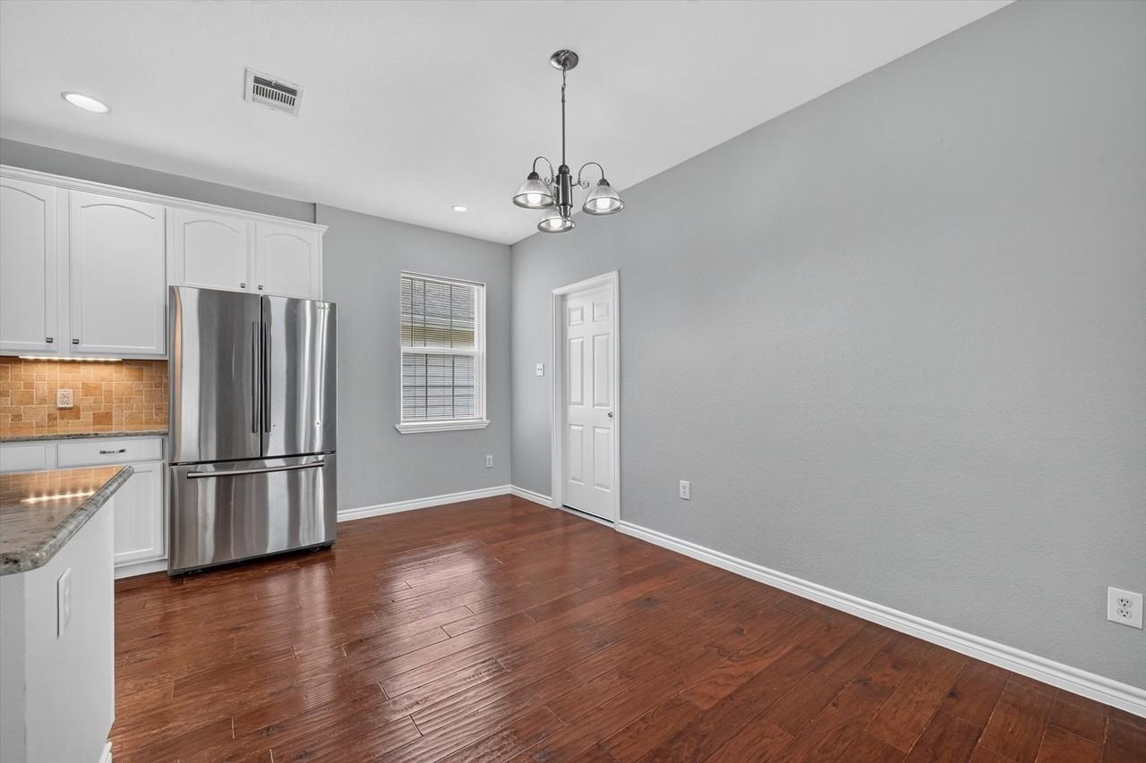 1013 Wenk Dr - Photo 4 of 40