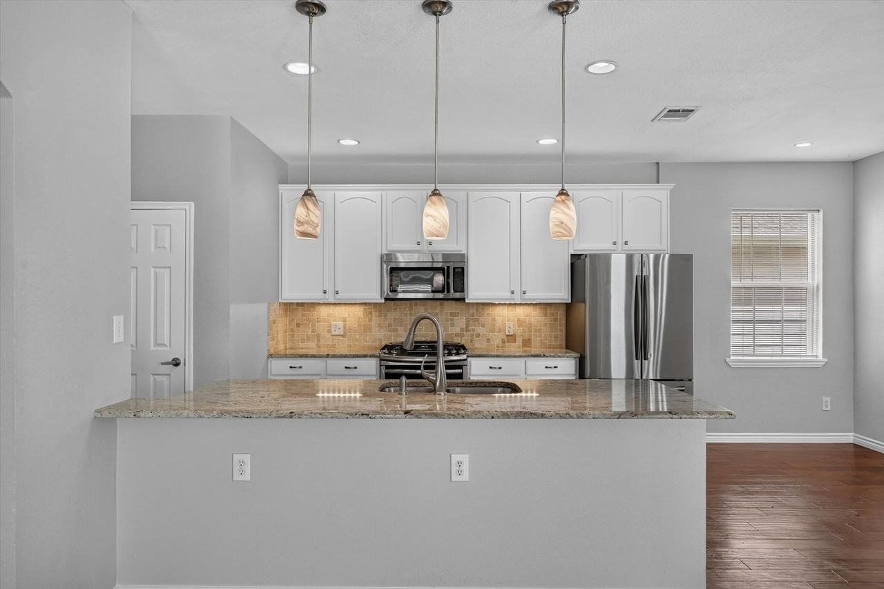 1013 Wenk Dr - Photo 7 of 40