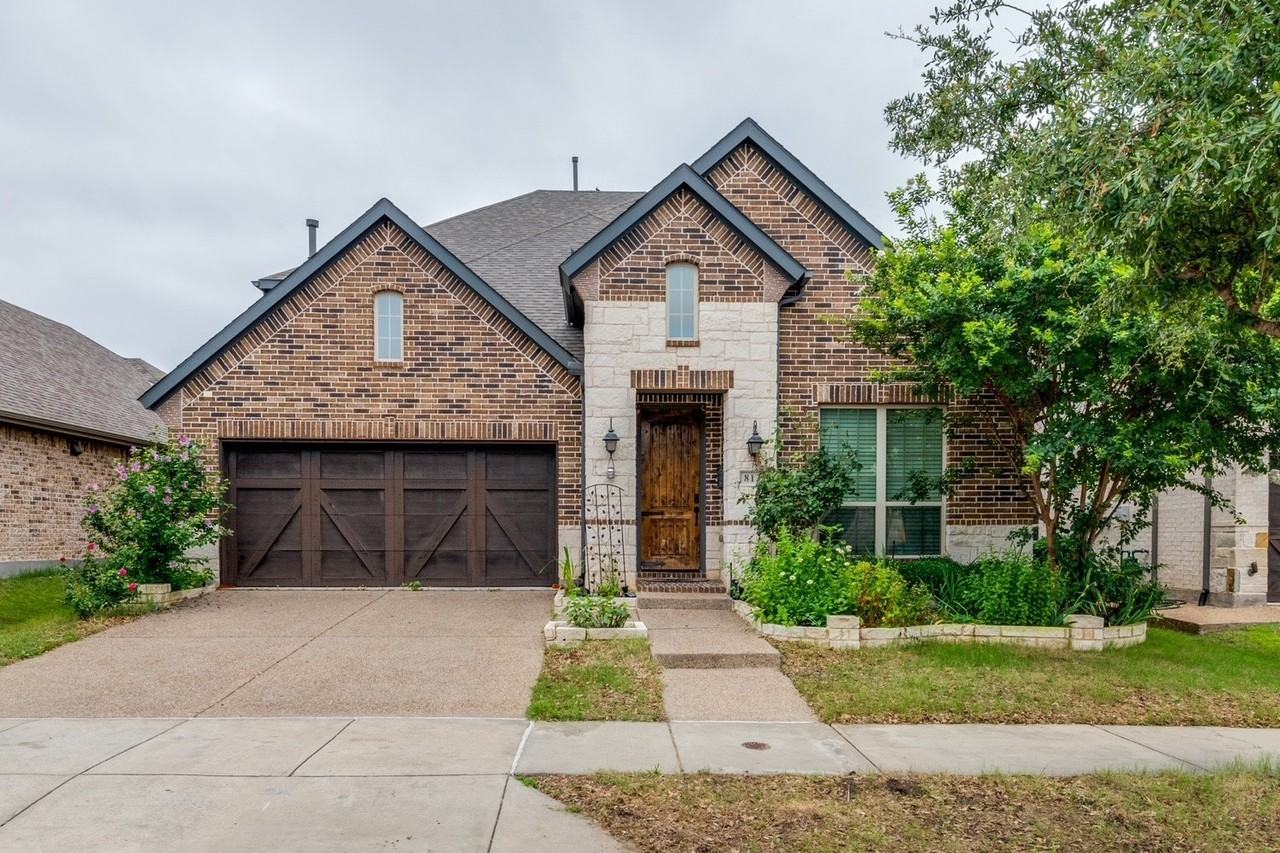 813 Warwick Blvd - Photo 2 of 25