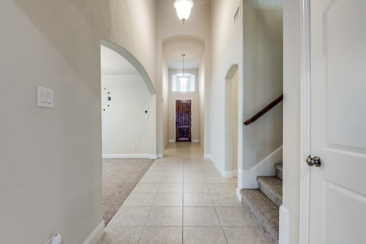 813 Warwick Blvd - Photo 3 of 25