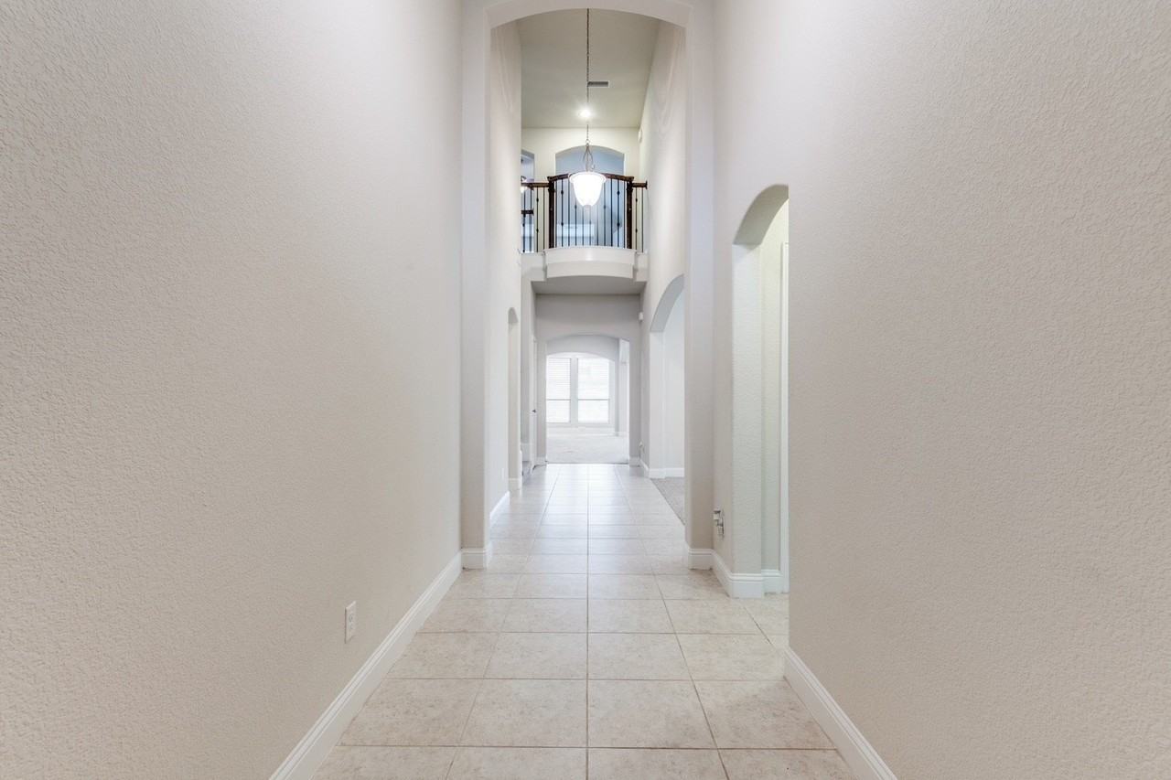 813 Warwick Blvd - Photo 4 of 25