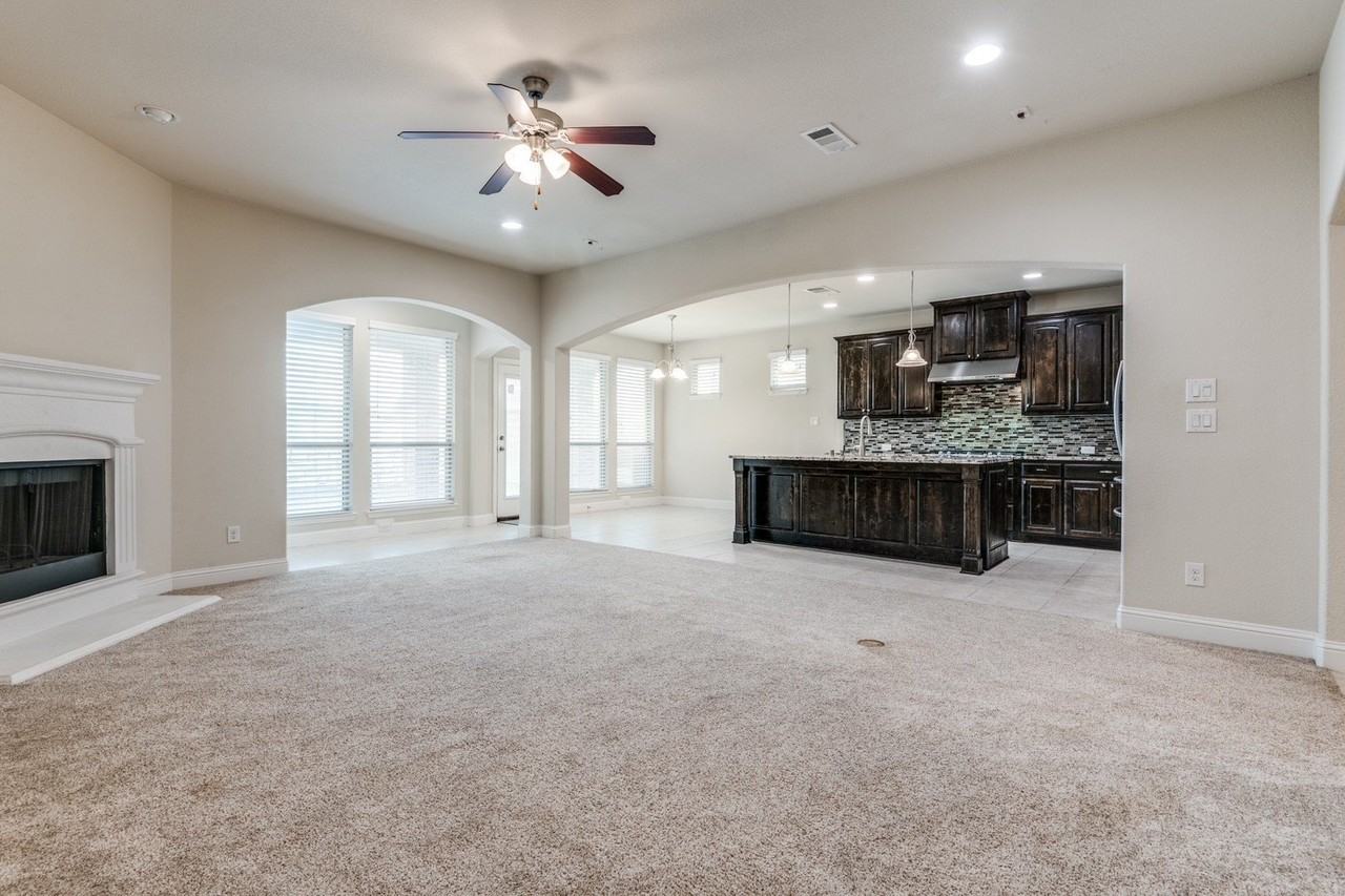 813 Warwick Blvd - Photo 7 of 25