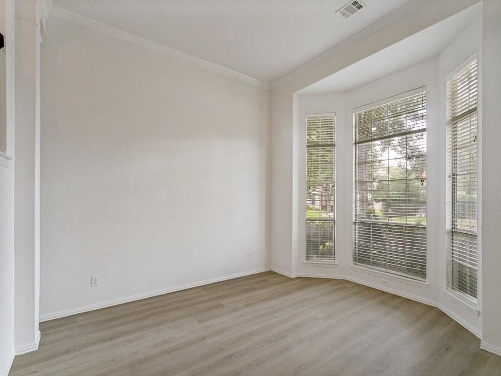 1408 Stillforest Dr - Photo 5 of 26