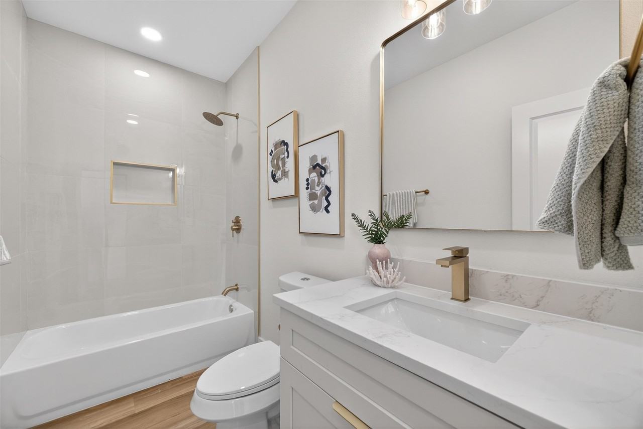 2414 Anderson St - Photo 4 of 35