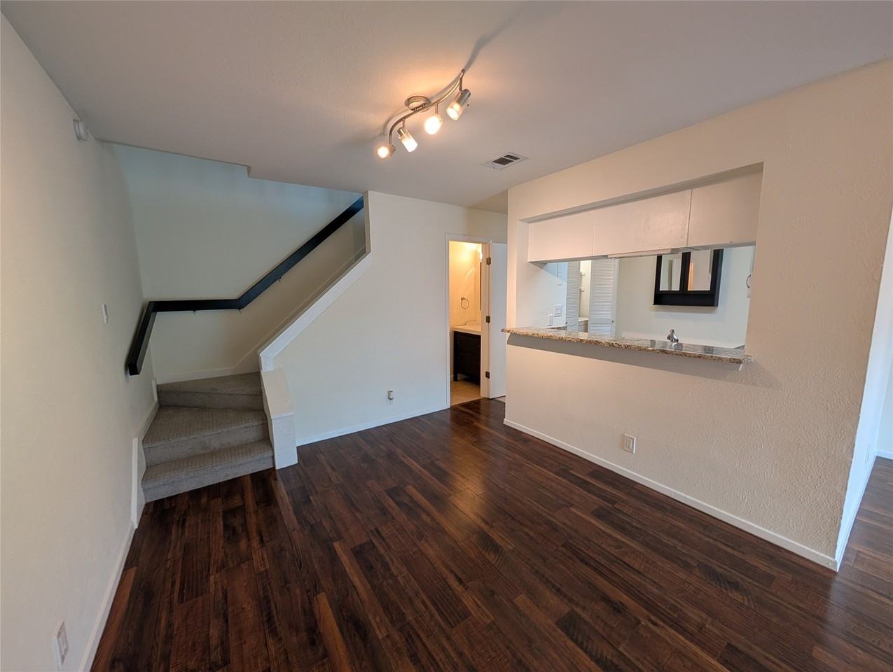 5200 Martel Ave #11N - Photo 3 of 22
