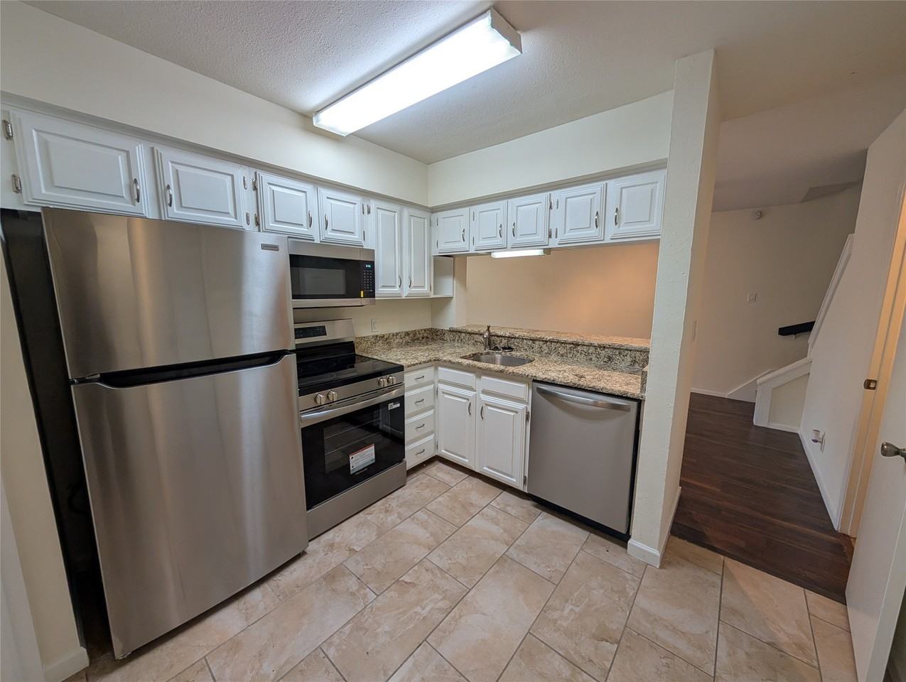 5200 Martel Ave #11N - Photo 5 of 22