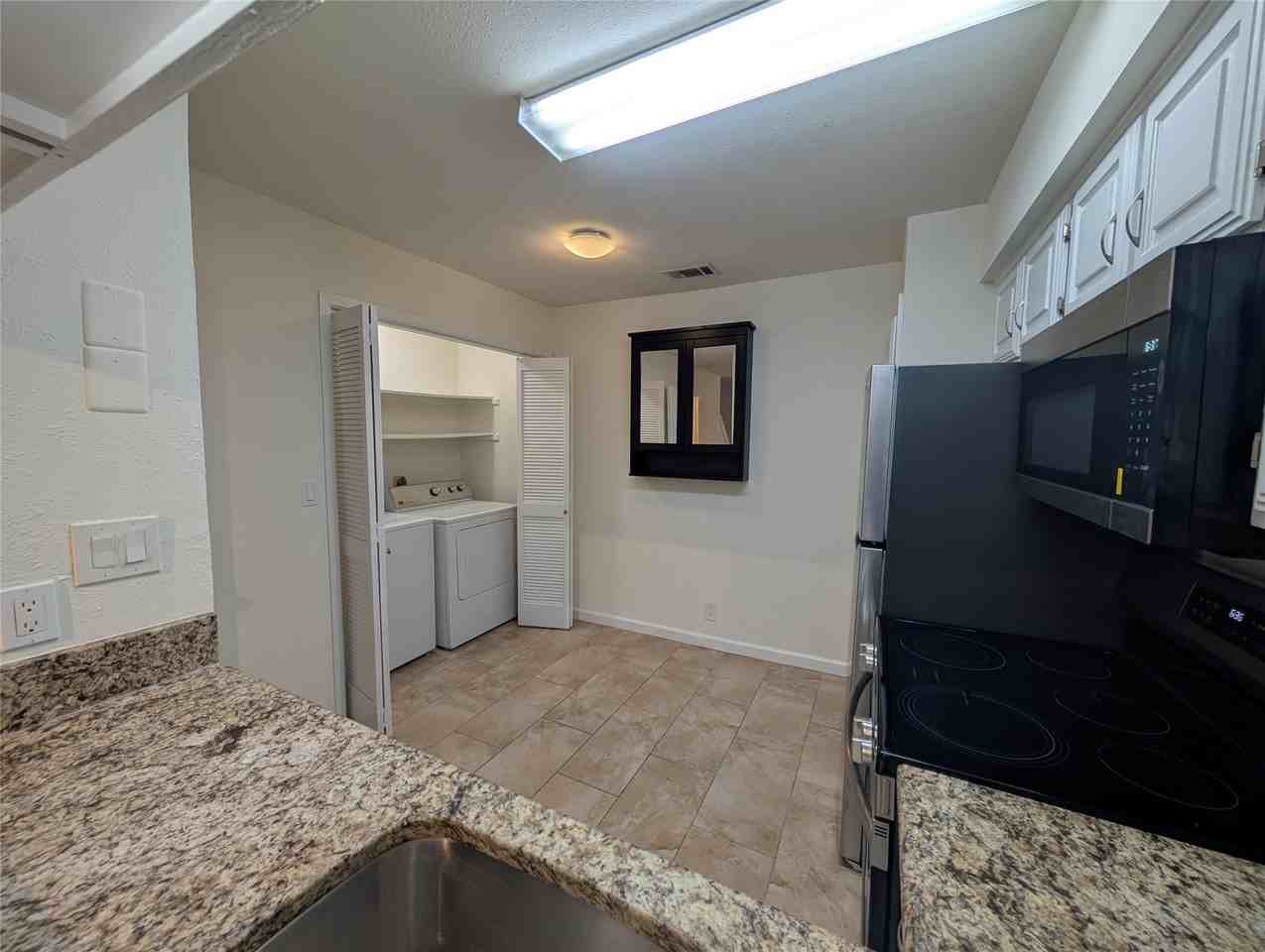 5200 Martel Ave #11N - Photo 6 of 22