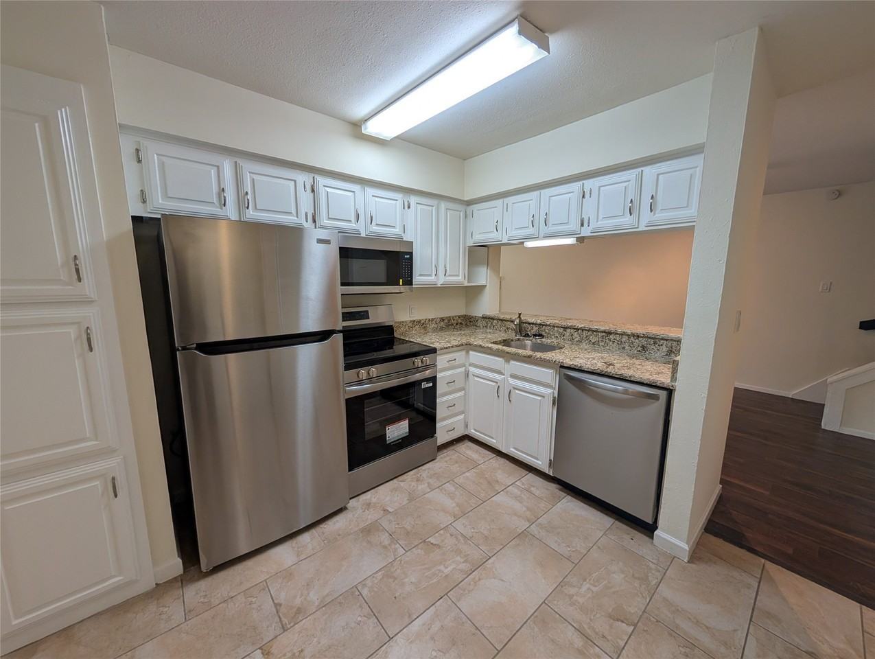 5200 Martel Ave #11N - Photo 7 of 22