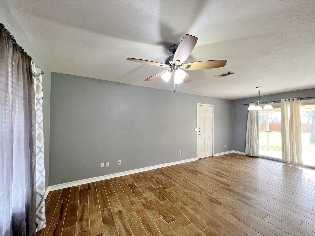 408 W Morton St - Photo 2 of 16