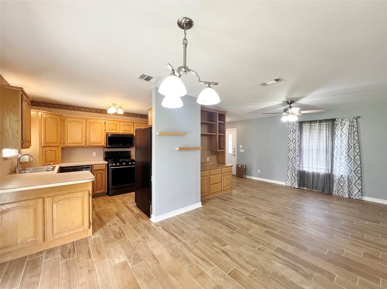 408 W Morton St - Photo 5 of 16