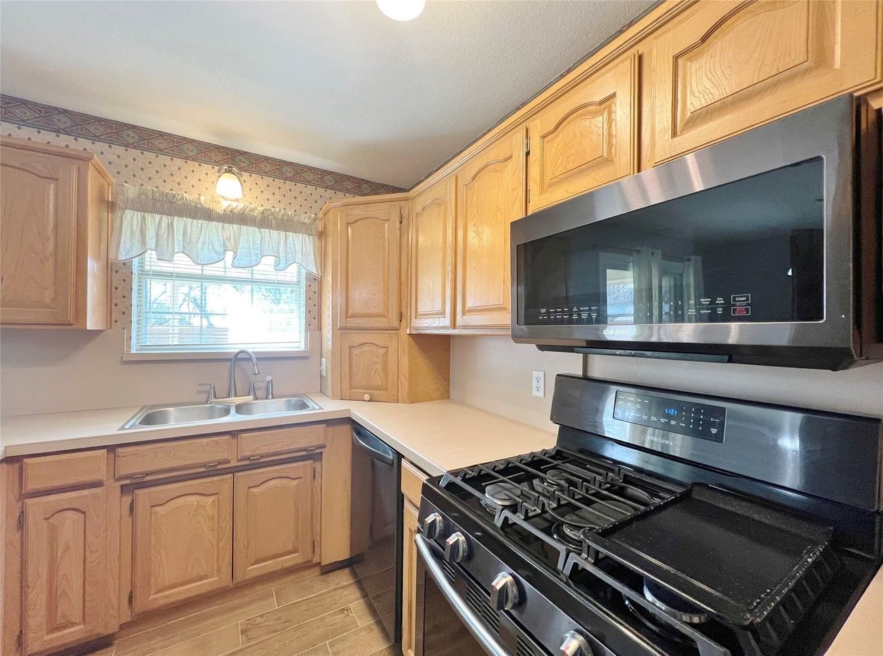 408 W Morton St - Photo 7 of 16