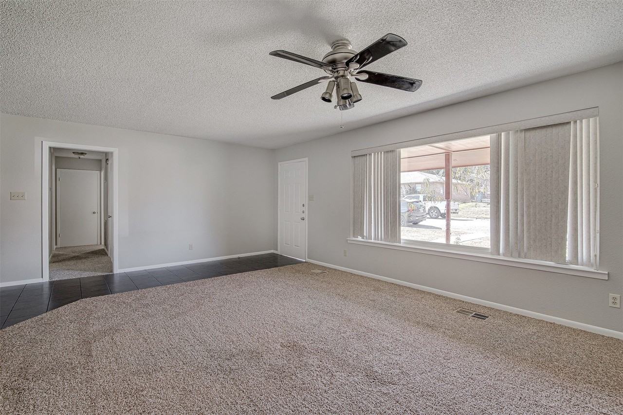 107 Pine St - Photo 4 of 22