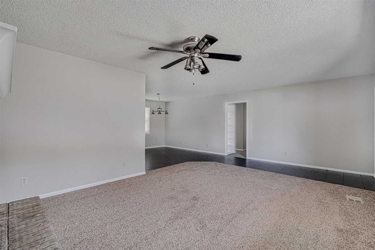 107 Pine St - Photo 5 of 22