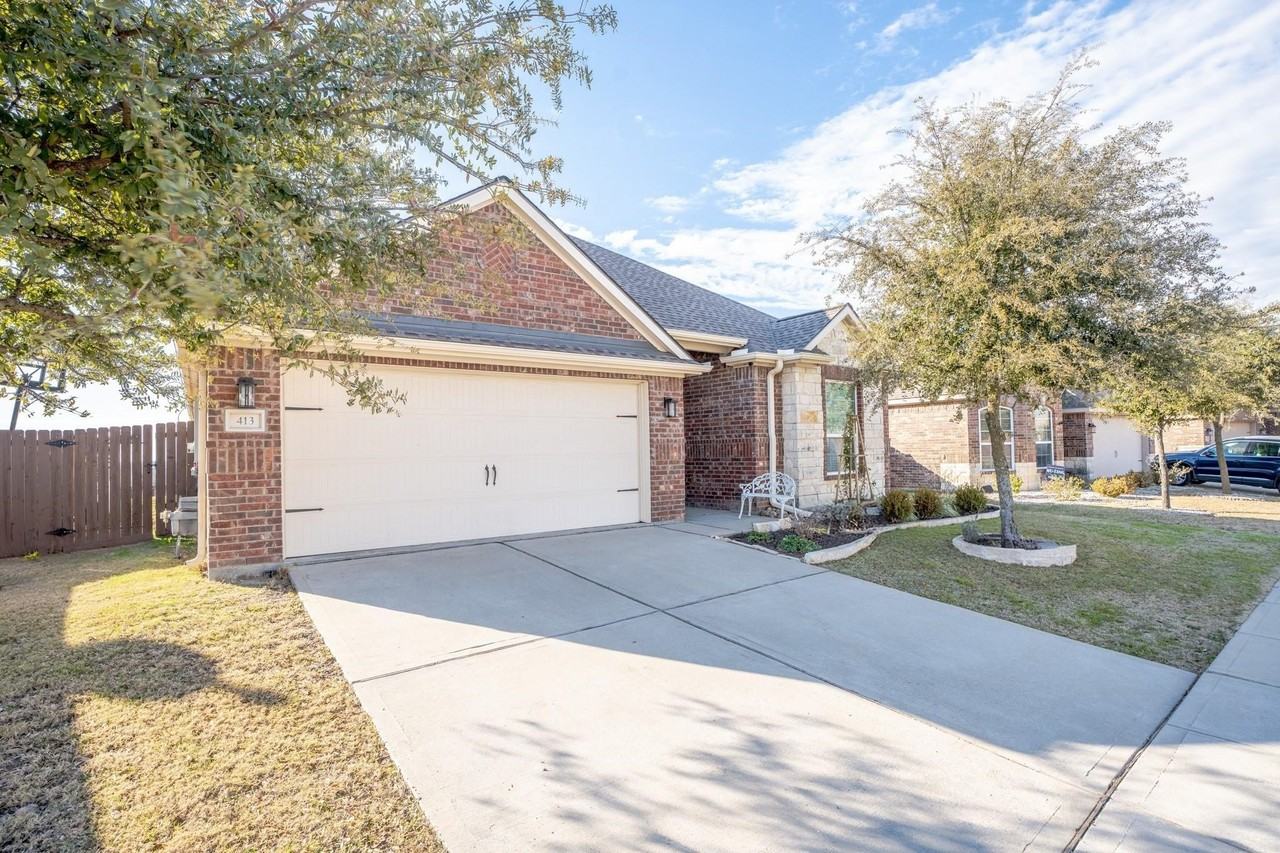 413 Lipizzan Ln - Photo 2 of 29