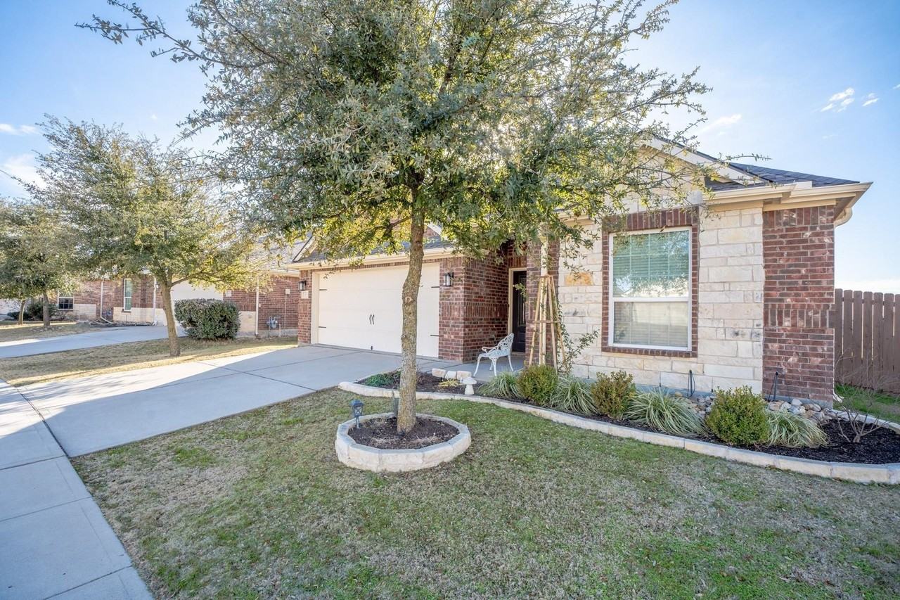 413 Lipizzan Ln - Photo 3 of 29