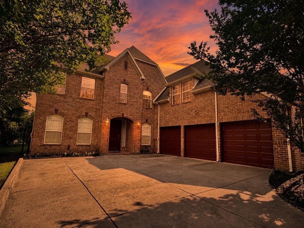 1405 Monarch Way - Photo 4 of 25