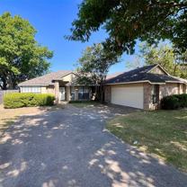205 Sunset Dr - Photo 1 of 1