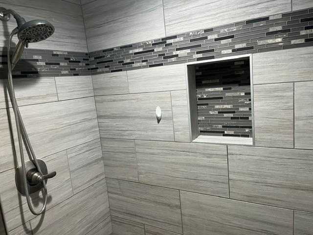 406 S Main St - Photo 5 of 10