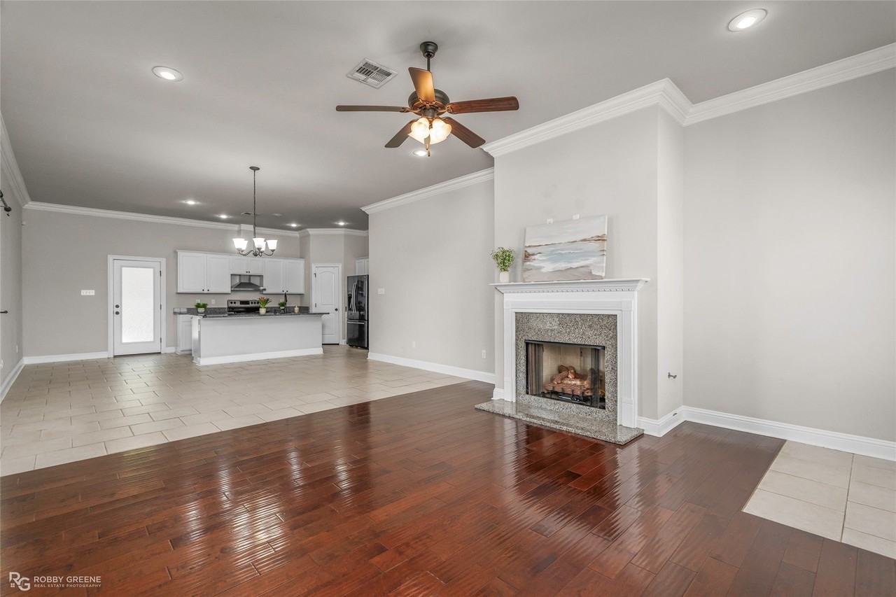 1576 Riverview Ln - Photo 4 of 30
