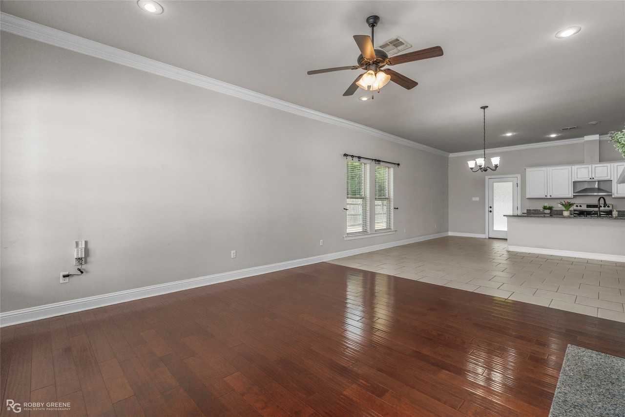 1576 Riverview Ln - Photo 5 of 30