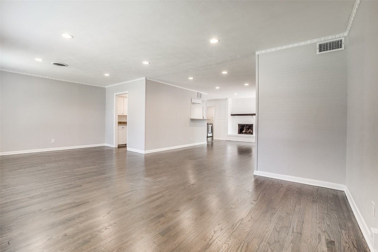 9226 Larchwood Dr - Photo 5 of 23