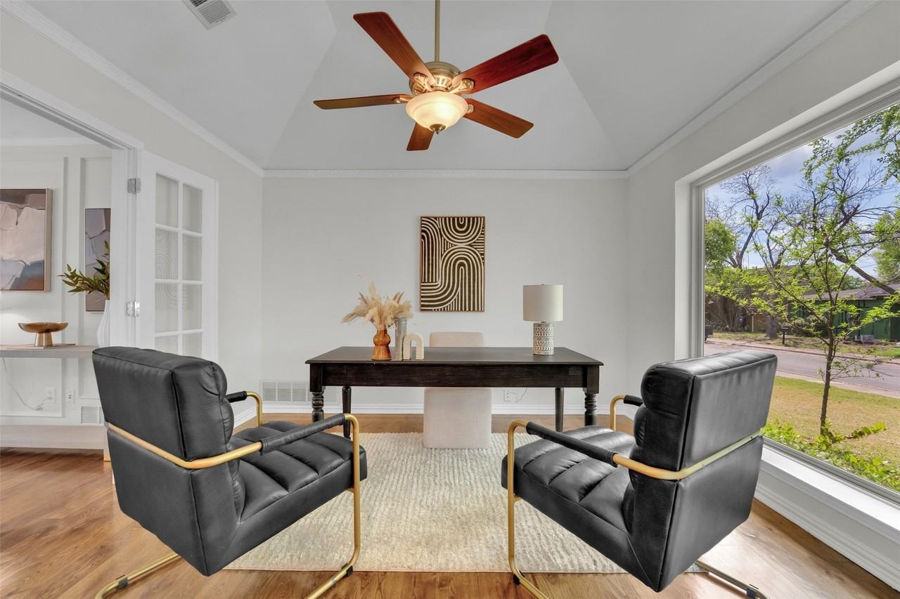9511 Robin Meadow Dr - Photo 4 of 39