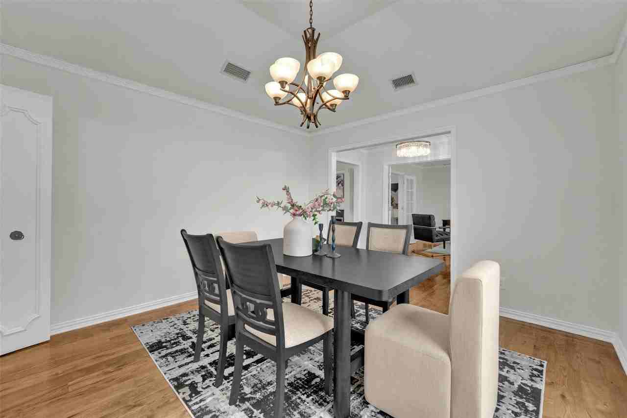 9511 Robin Meadow Dr - Photo 7 of 39