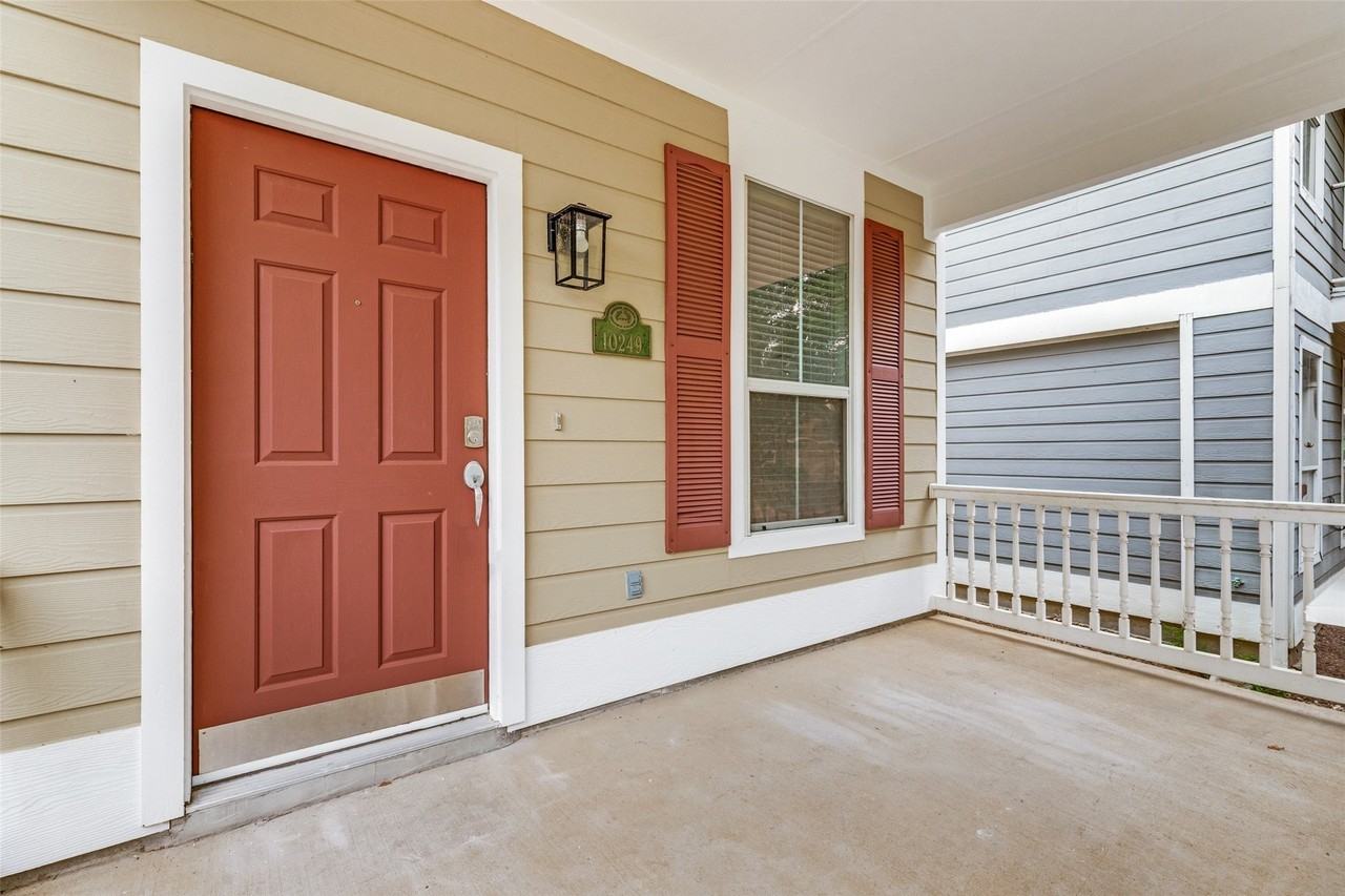 10249 Nantucket Dr - Photo 2 of 25