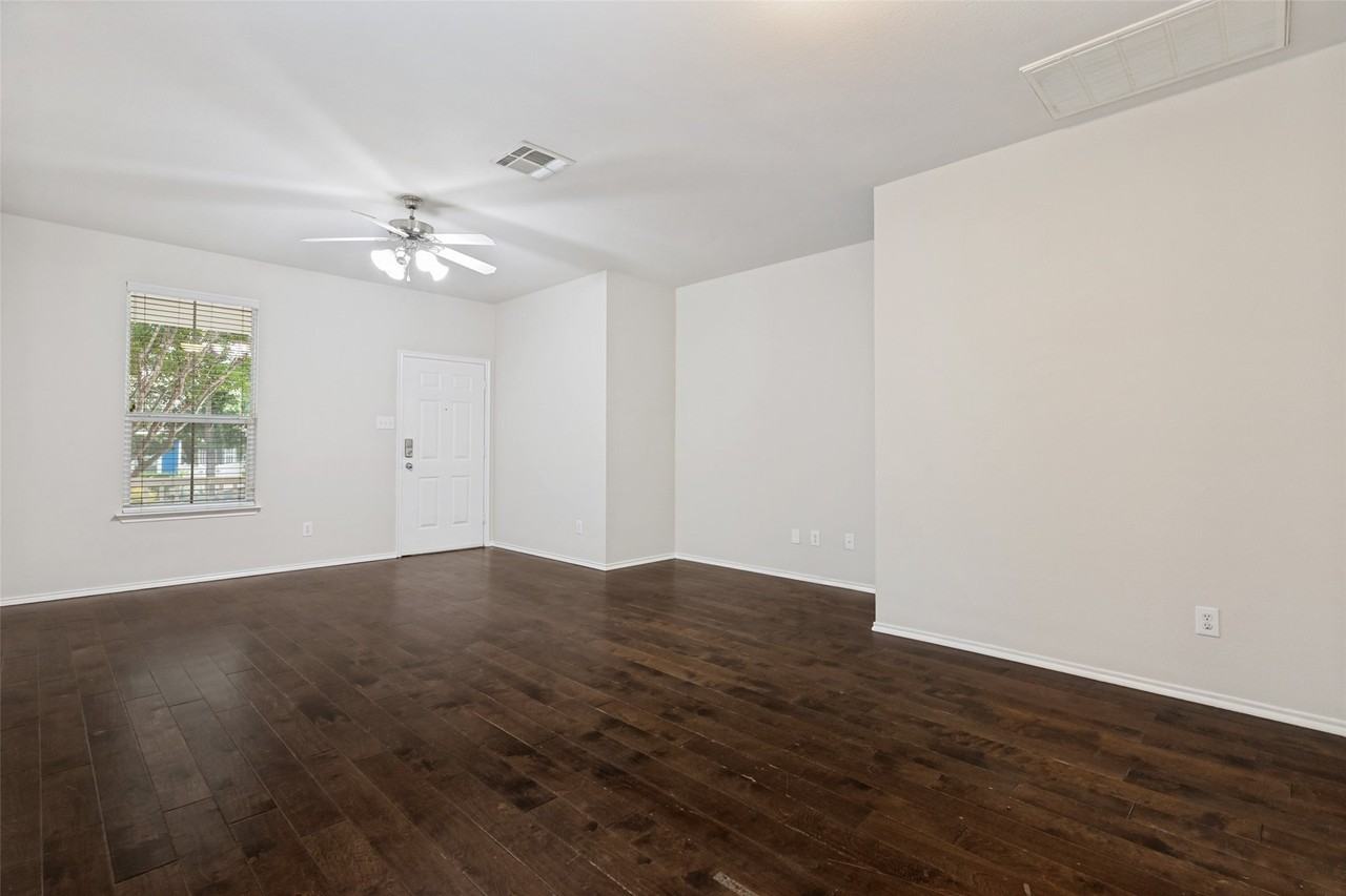10249 Nantucket Dr - Photo 3 of 25