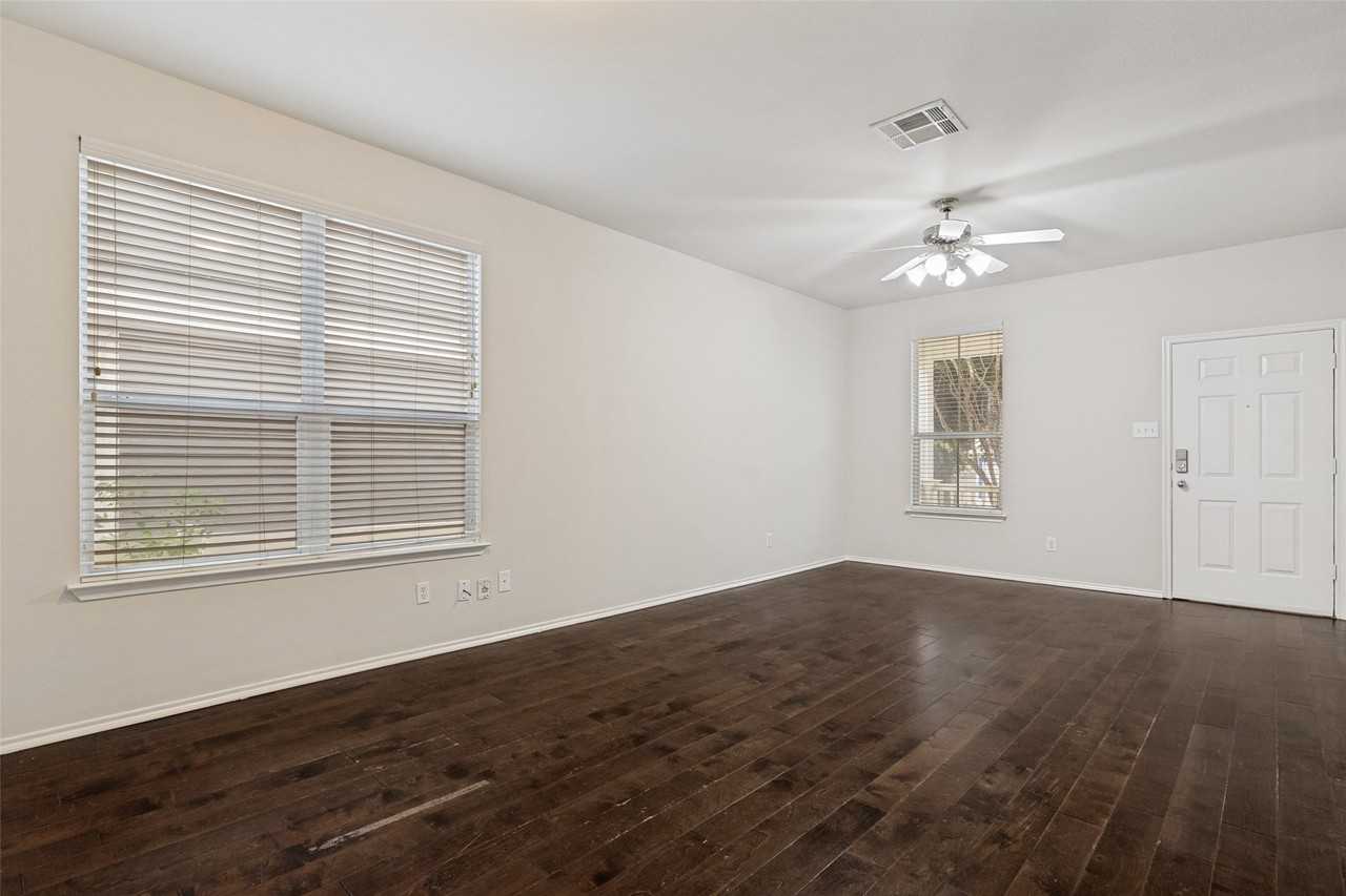 10249 Nantucket Dr - Photo 4 of 25