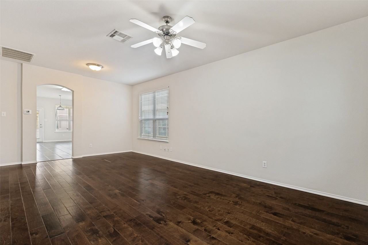 10249 Nantucket Dr - Photo 5 of 25