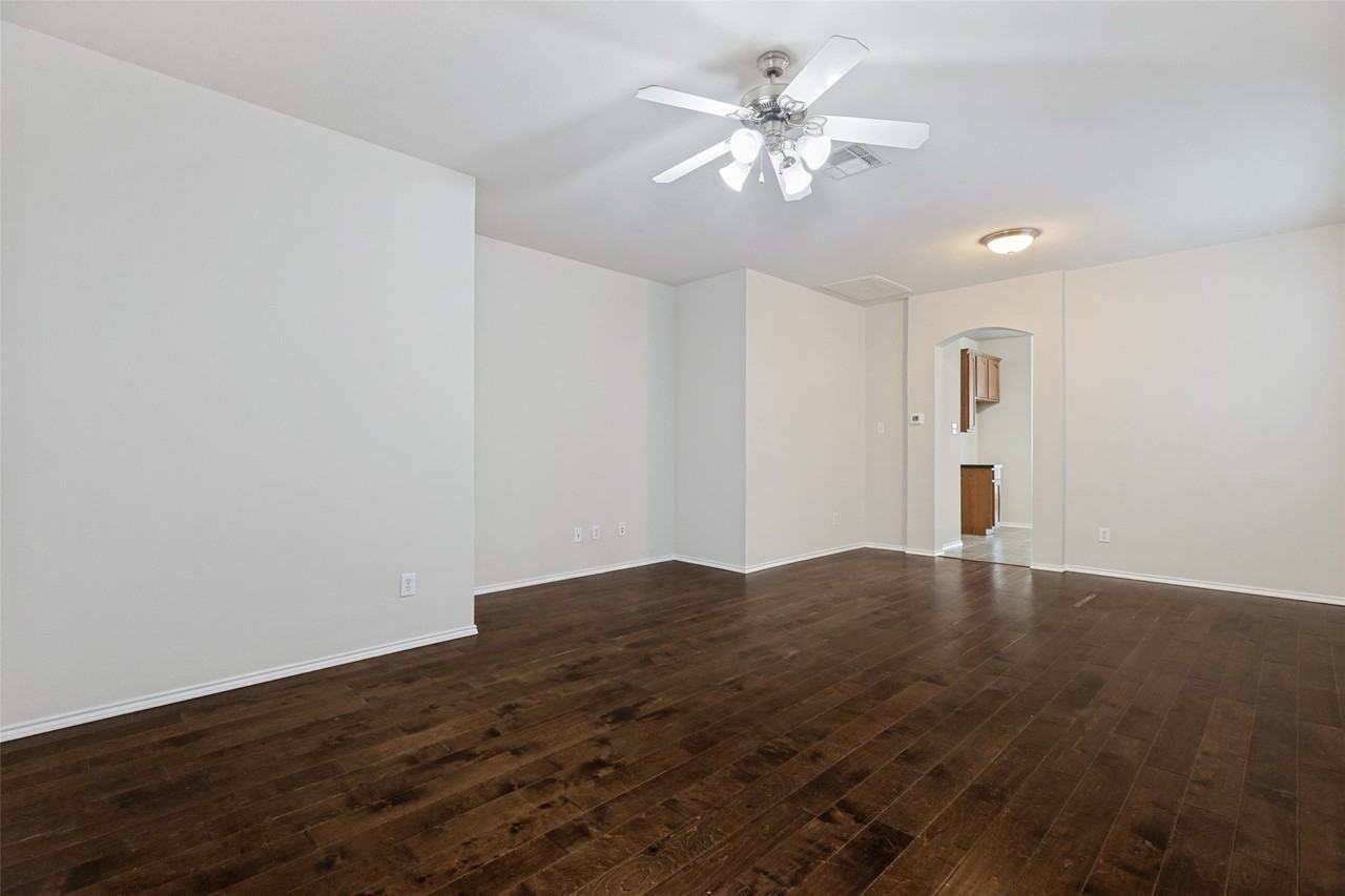 10249 Nantucket Dr - Photo 6 of 25