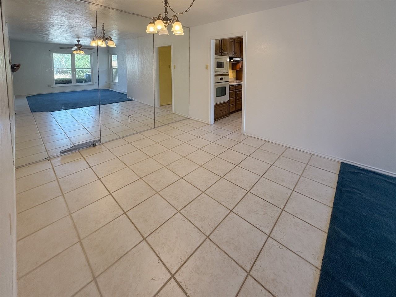 8637 N Normandale St - Photo 5 of 20
