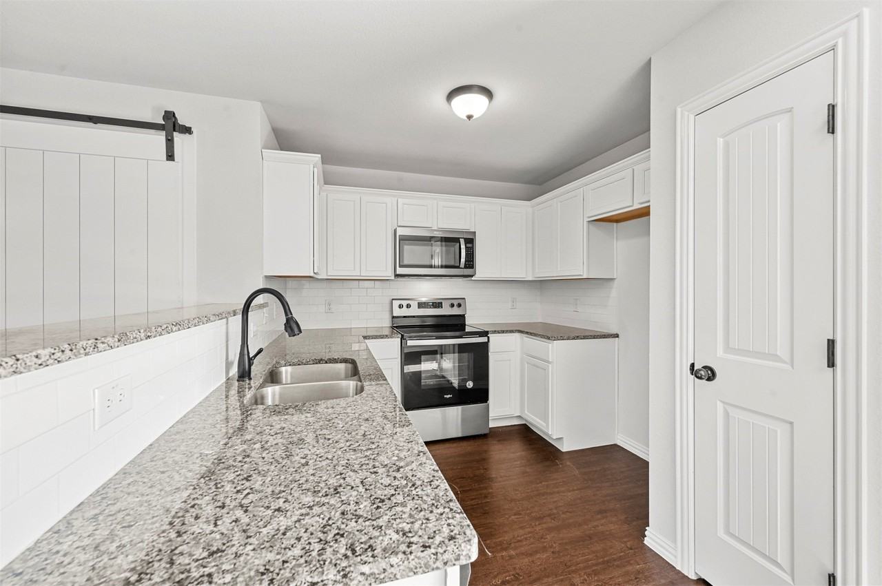 236238 W Lake St #236 - Photo 4 of 20