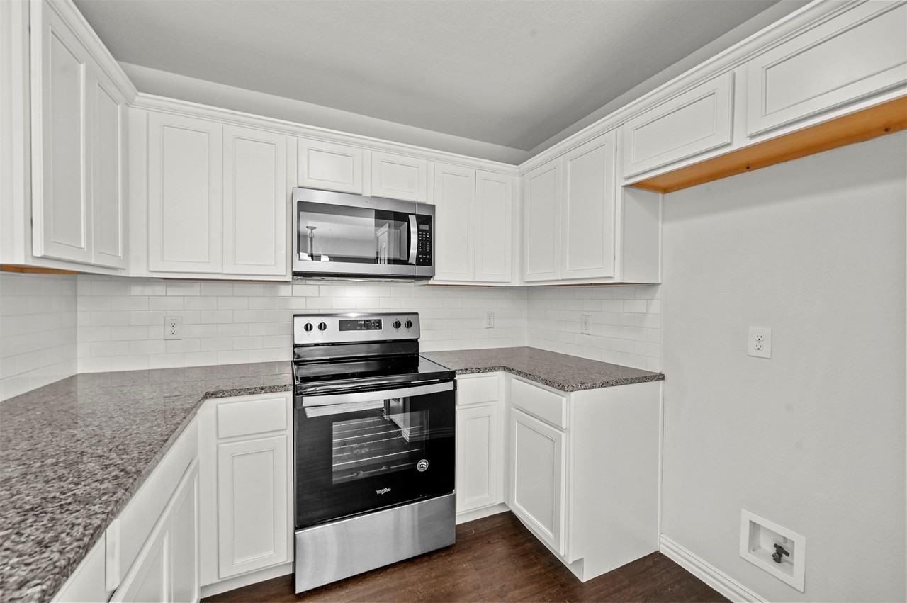236238 W Lake St #236 - Photo 5 of 20