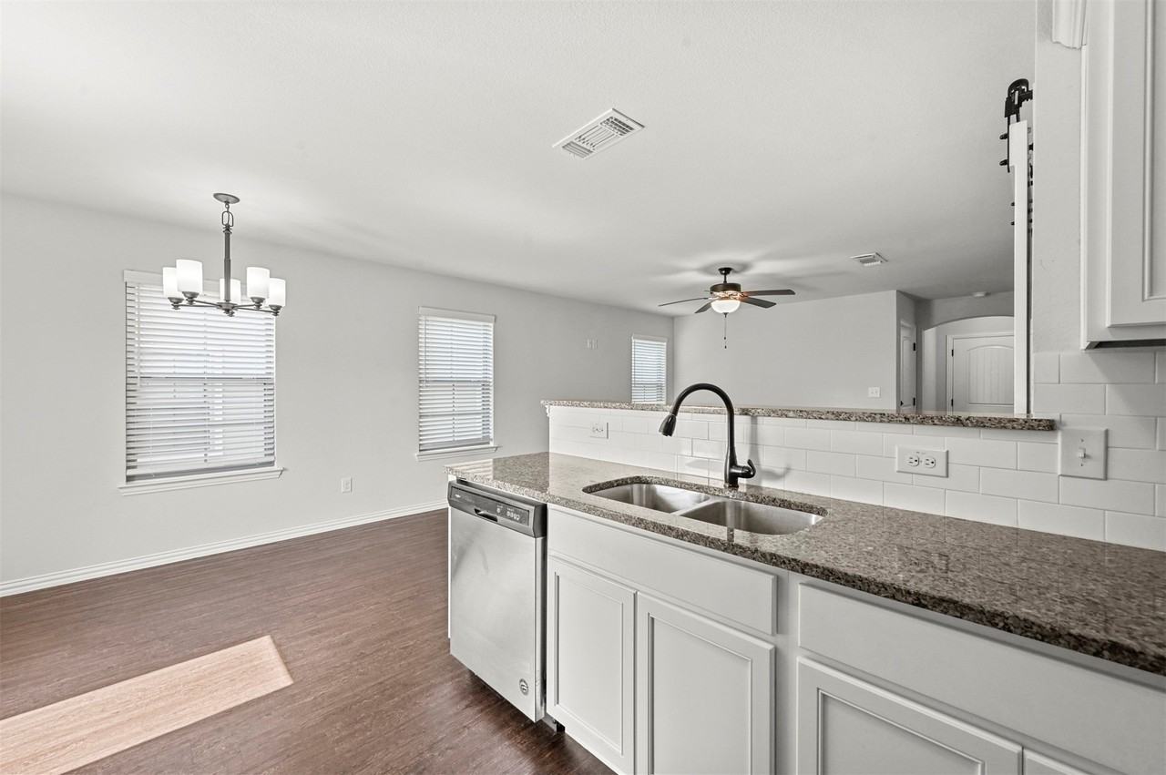 236238 W Lake St #236 - Photo 7 of 20