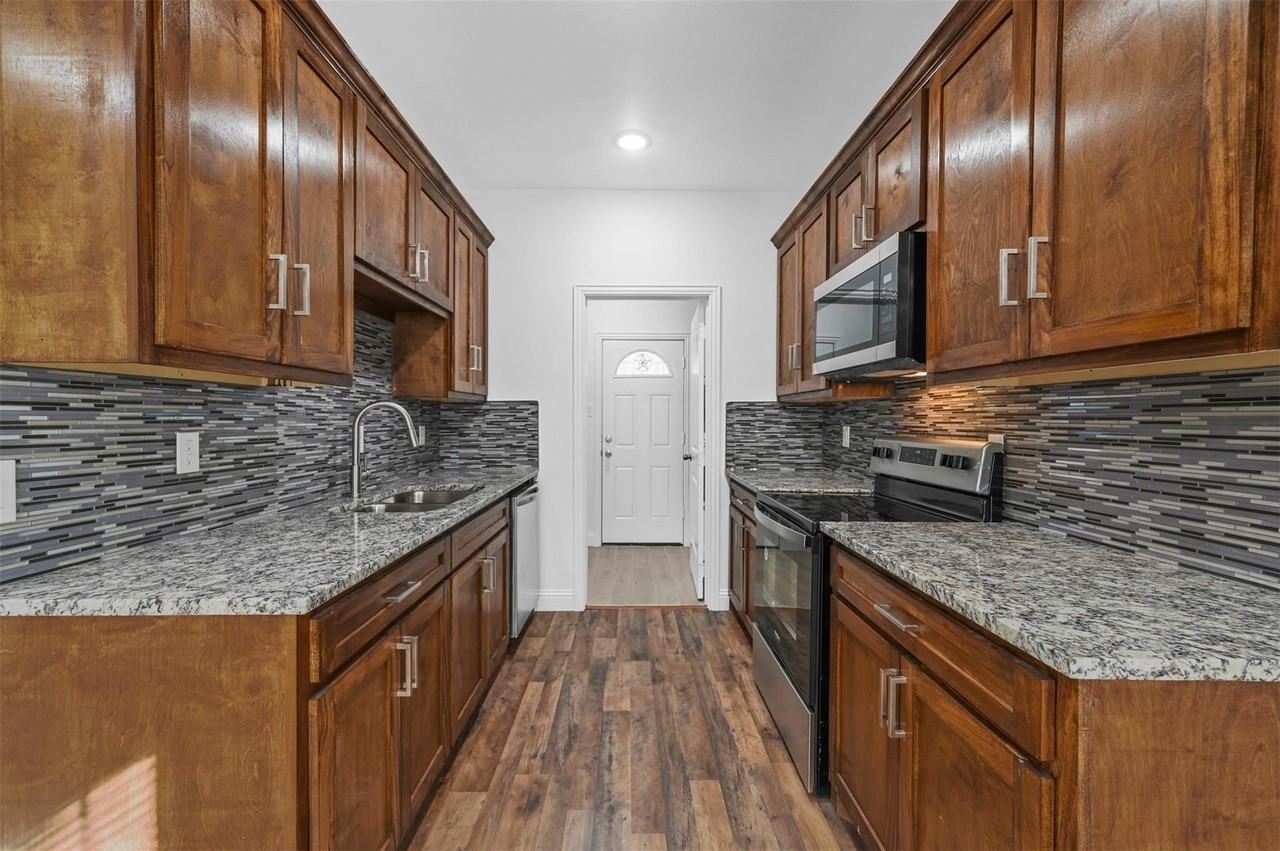 129 Arapaho Trl - Photo 6 of 17