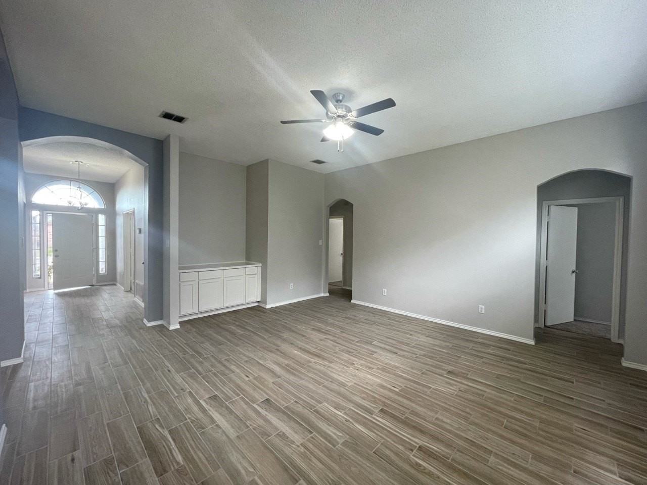 7709 Amsterdam Ln - Photo 2 of 14