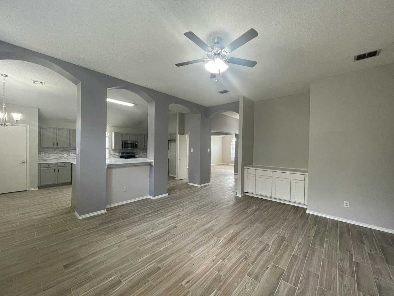7709 Amsterdam Ln - Photo 3 of 14