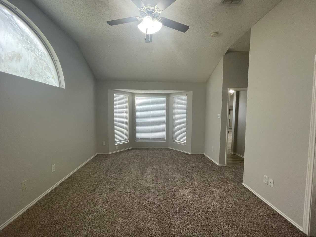 7709 Amsterdam Ln - Photo 7 of 14